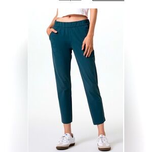 NWOT Vuori Miles Ankle Pant; XS; color: Moss